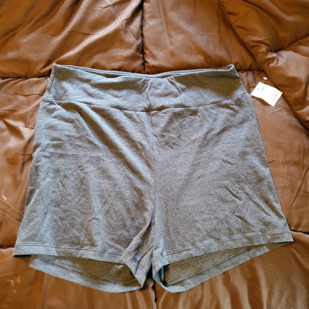 Woman's shorts